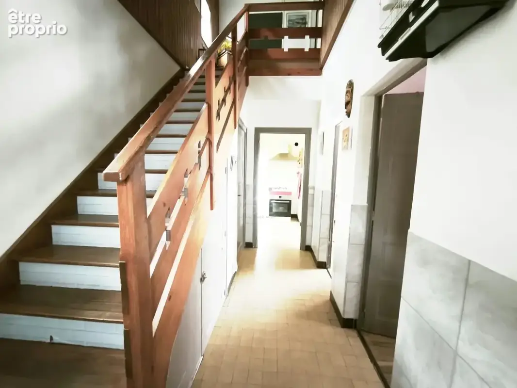 Ugine  Maison rénovée T5 sur 619 m² de terrain plat  Secteur calme - photo 10