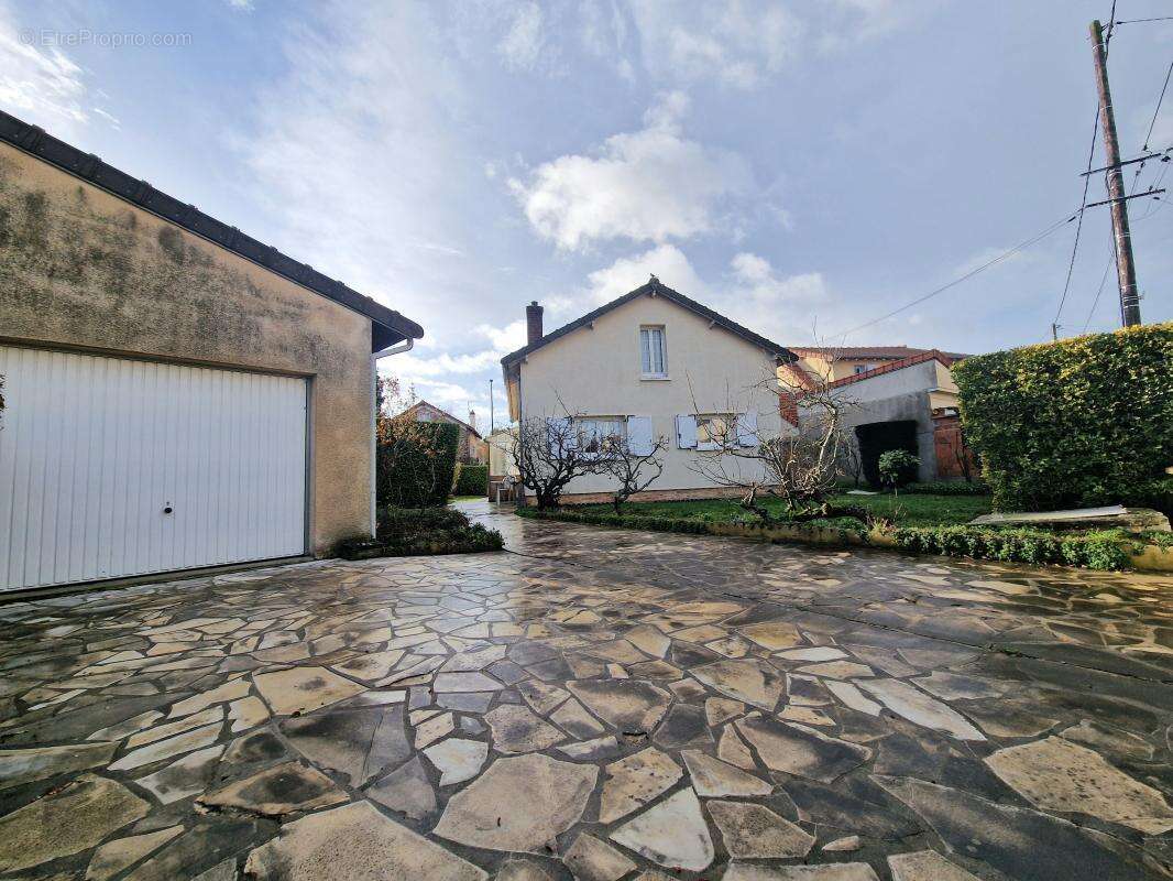 Maison à VAIRES-SUR-MARNE