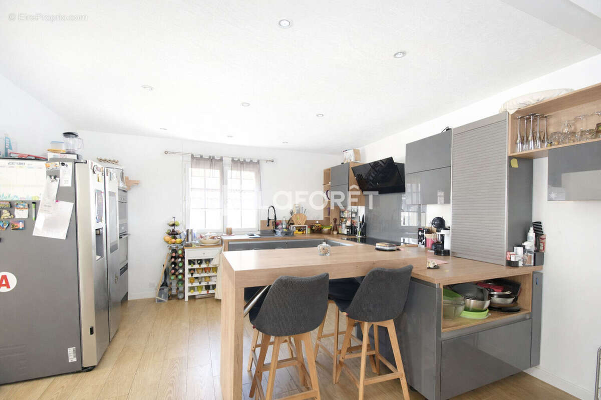 Tourrettes maison mixte habitation & local artisanal  302 m² - photo 4