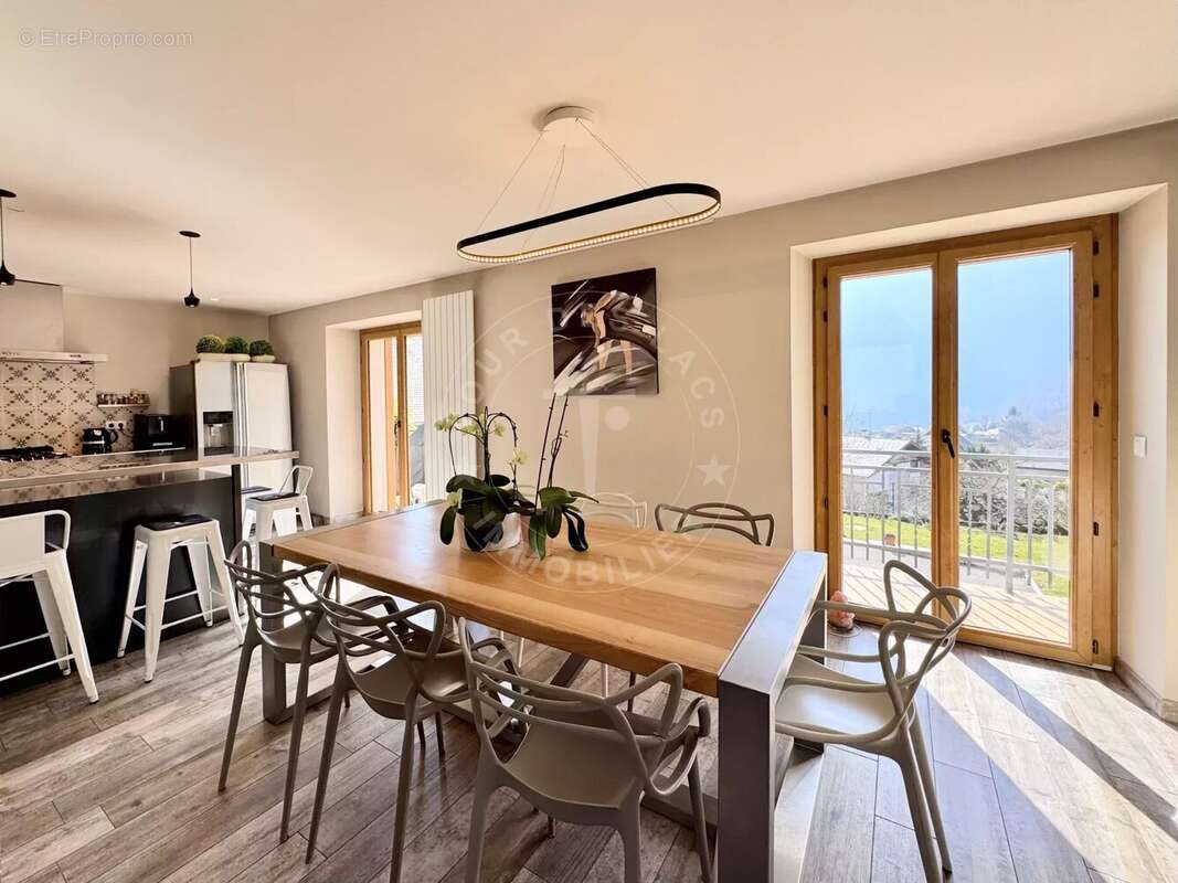 Maison à DINGY-SAINT-CLAIR