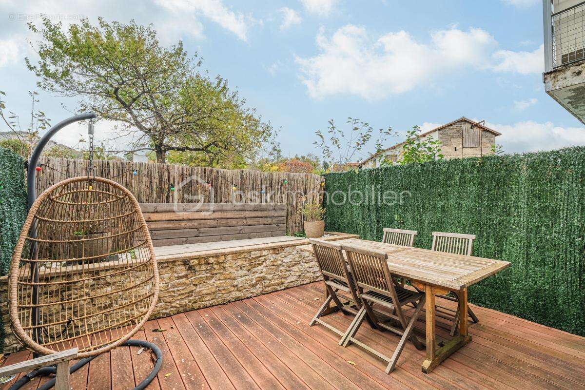 T3 en duplex esprit maison mitoyenne avec deux terrasses — Claix (38) - photo 3