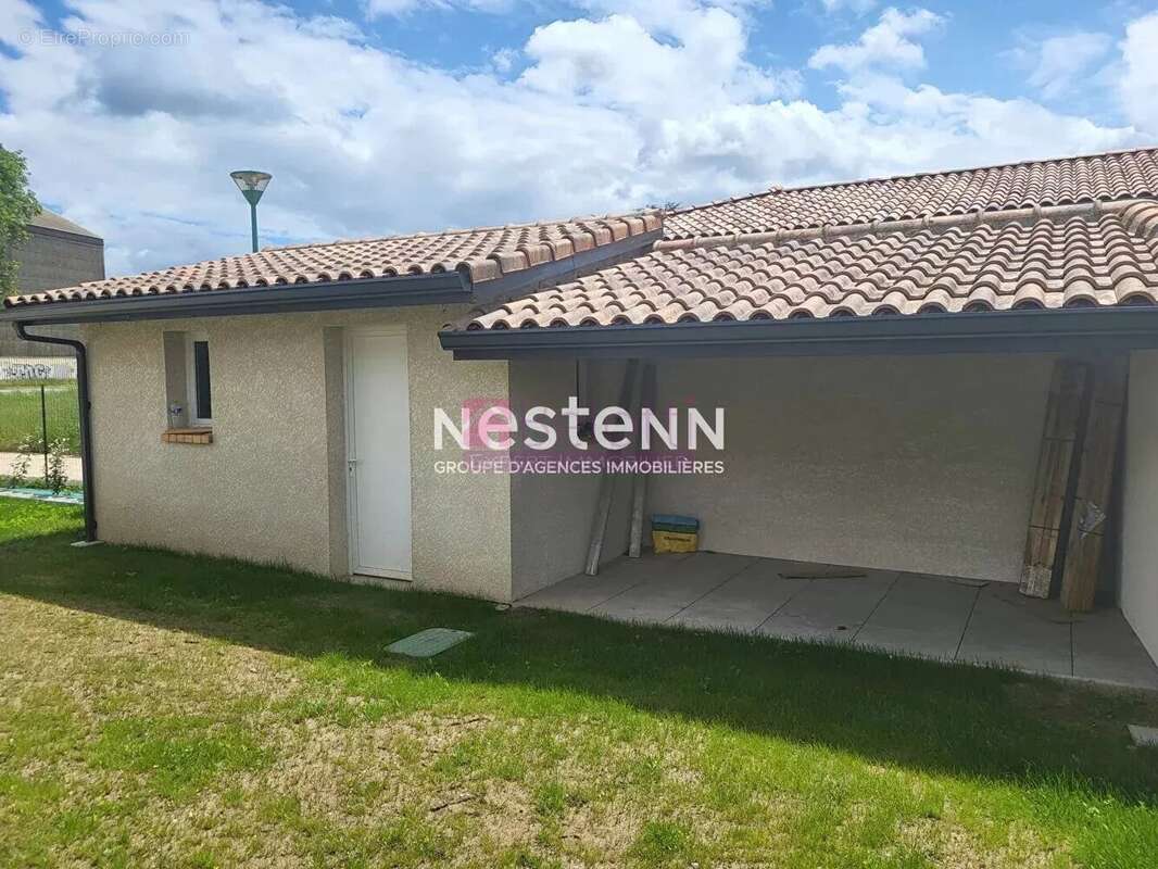 Maison à PINS-JUSTARET