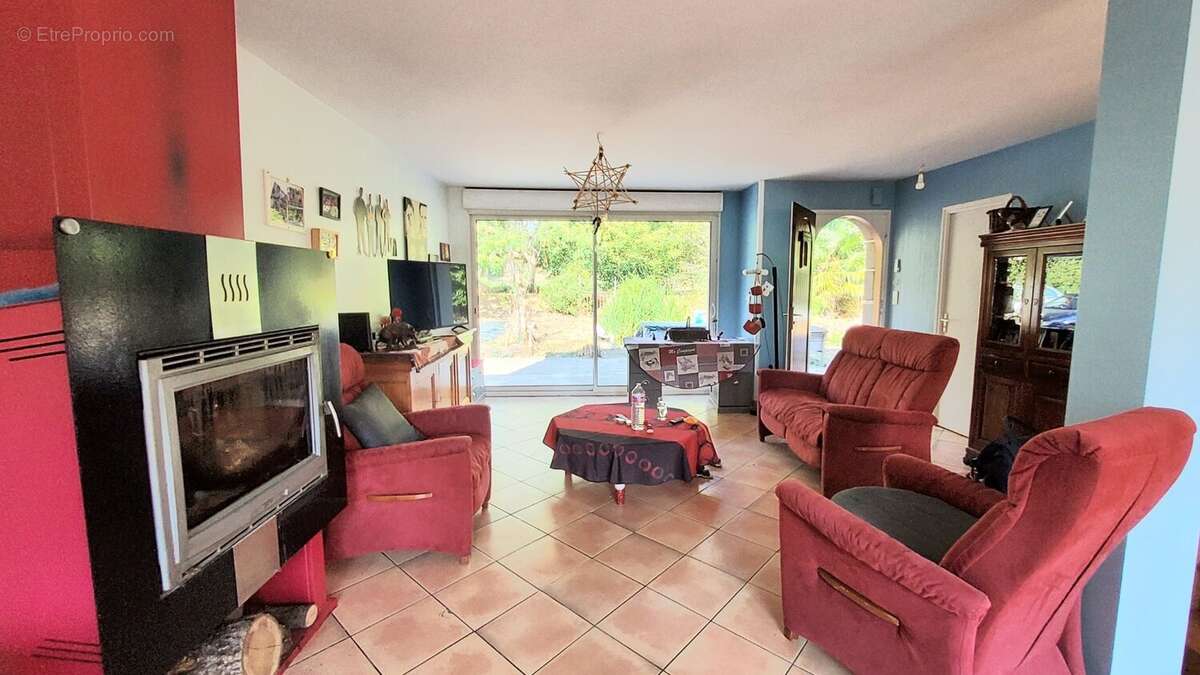 Maison individuelle de 120m² - 6 pièces - 4 chambres - 1 bureau - SAINT-SENOUX - photo 3