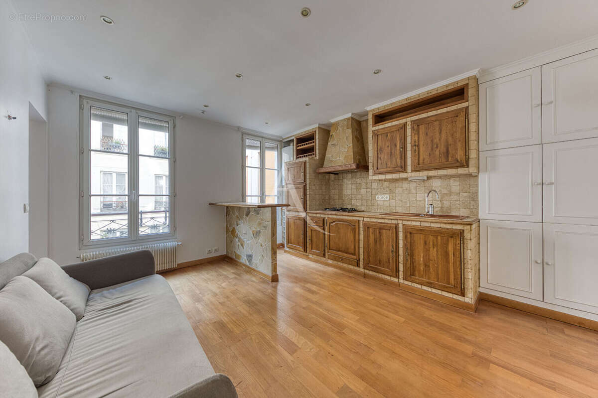 Appartement à PARIS-10E
