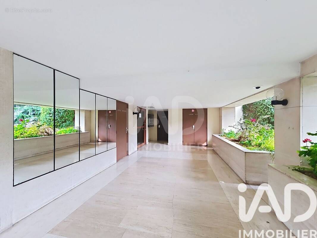 Photo 1 - Appartement à COURBEVOIE