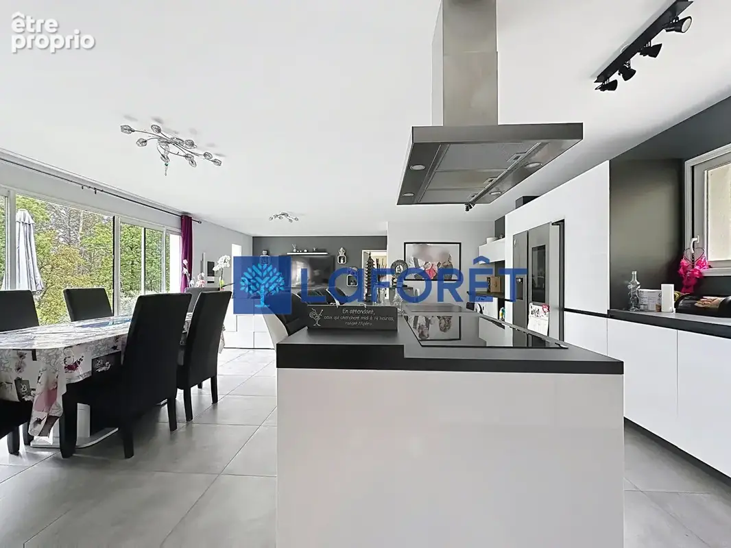 Maison d'exception à vendre à Draguignan - 7 pièces, 6 chambres, 2500 m² de terrain - photo 10