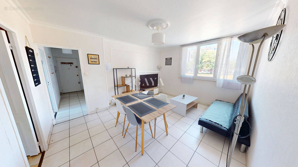 Appartement à SAINT-MARTIN-D'HERES