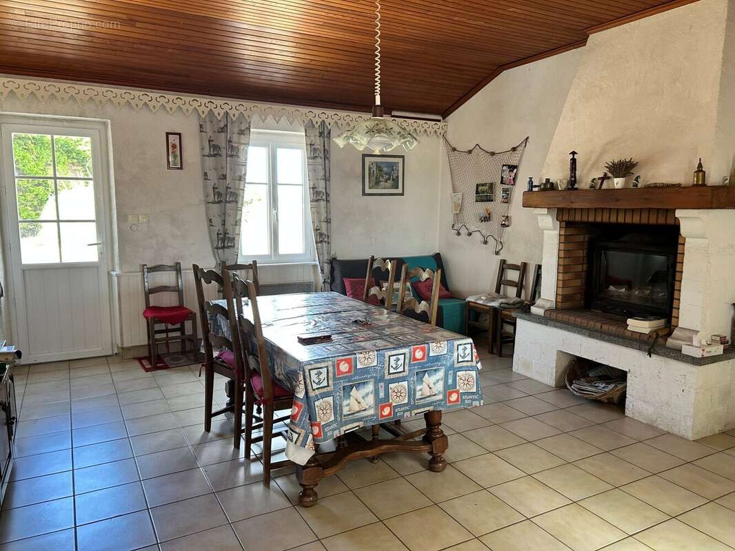 Maison 64 m² à Beauvoir-Sur-Mer  - photo 2