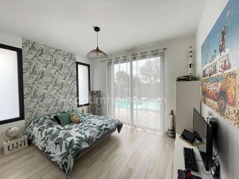 Cazaux (33260) – maison contemporaine – 5 suites parentales – piscine – propriété du canal – sans vis-à-vis – garage - photo 10