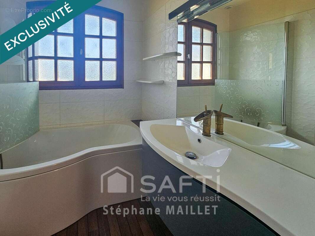 Maison 89 m² à Villeneuve-De-Marsan  - photo 9