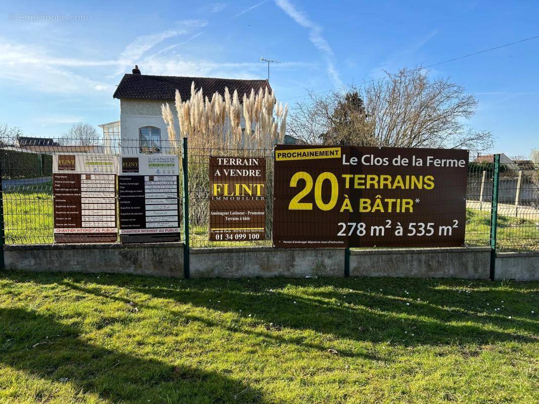 Terrain à LUZARCHES