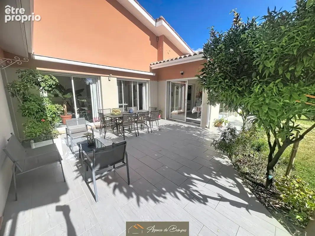 Secteur residentiel - villa 3 faces 127 m2 hbts  sur 600 m2 de terrain  - - photo 10