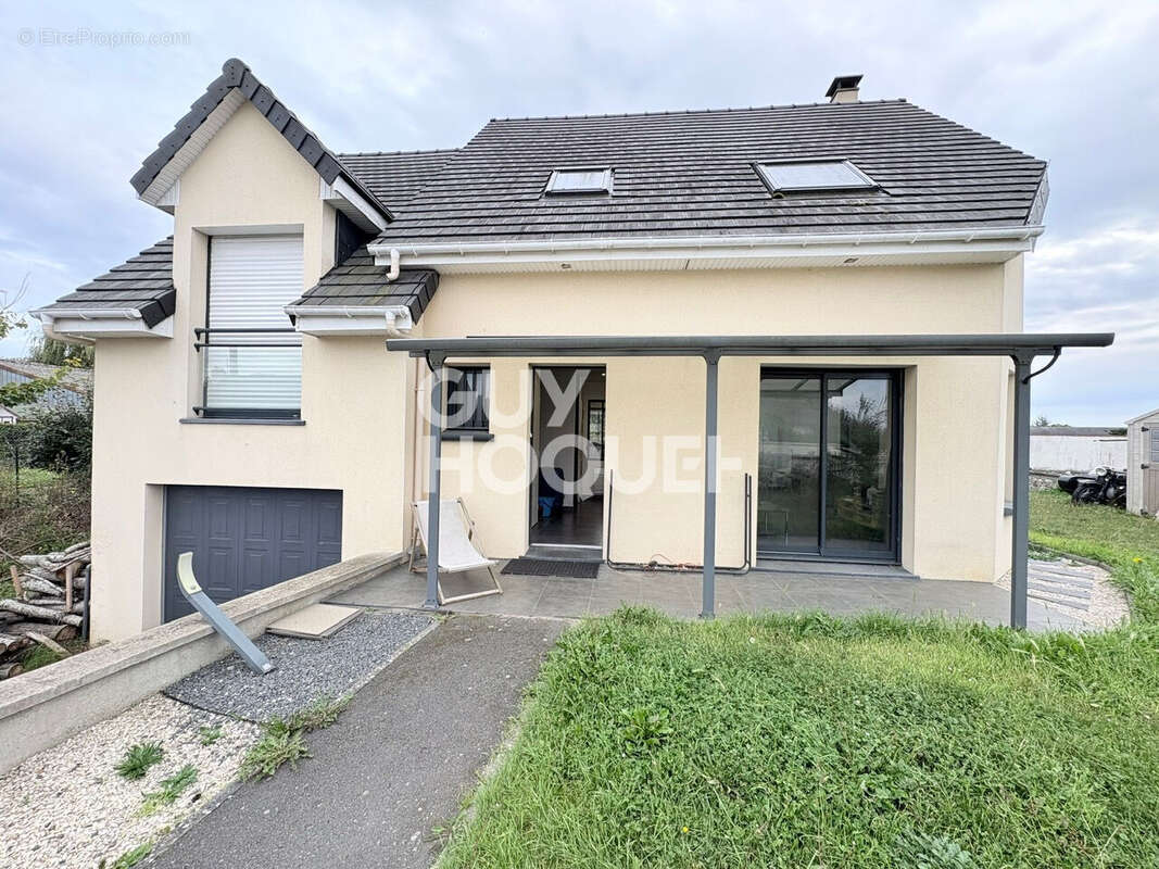 Maison à LES AUTHIEUX-SUR-LE-PORT-SAINT-OUEN