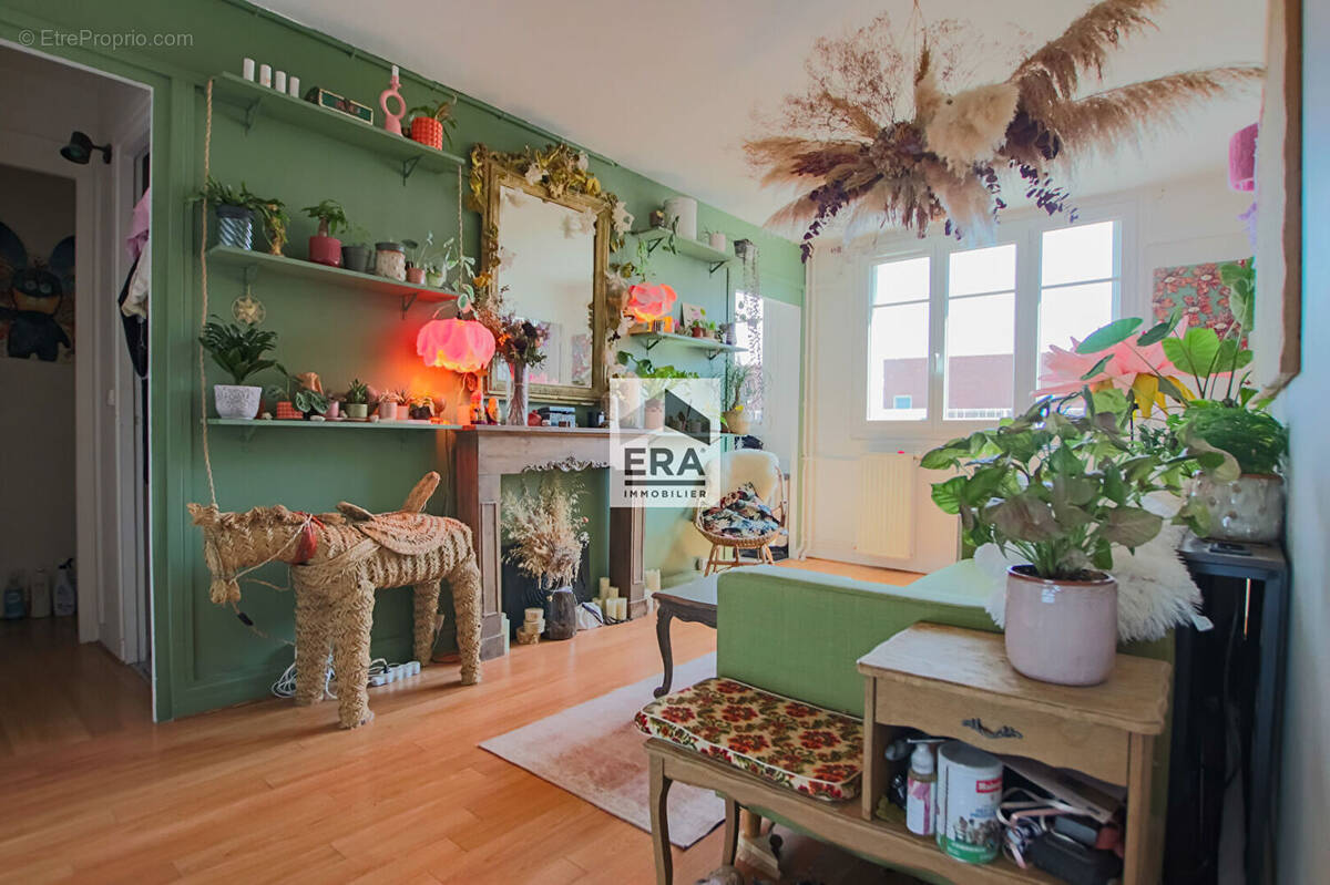 Appartement à PARIS-14E