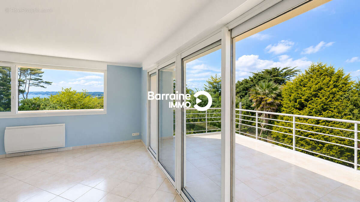 EXCLUSIVITE : Propriété de 164m² avec vue mer sur un terrain de 2 020 m² - photo 5