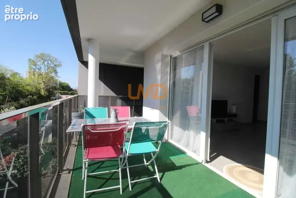 Appartement T3 plus terrasse et parking - photo 3
