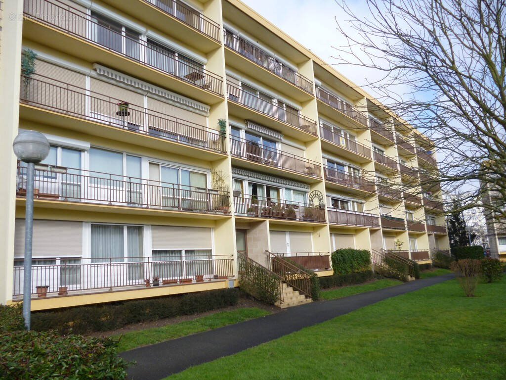 Appartement à SAINT-MICHEL-SUR-ORGE