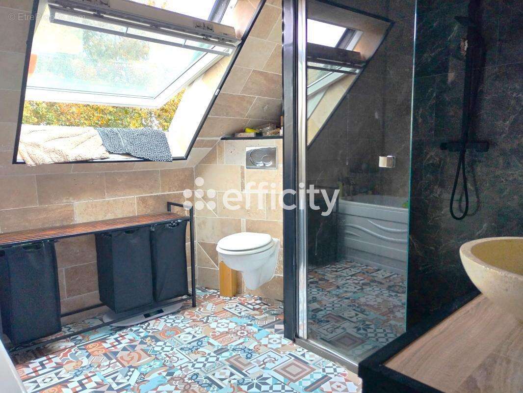 Maison à MOON-SUR-ELLE