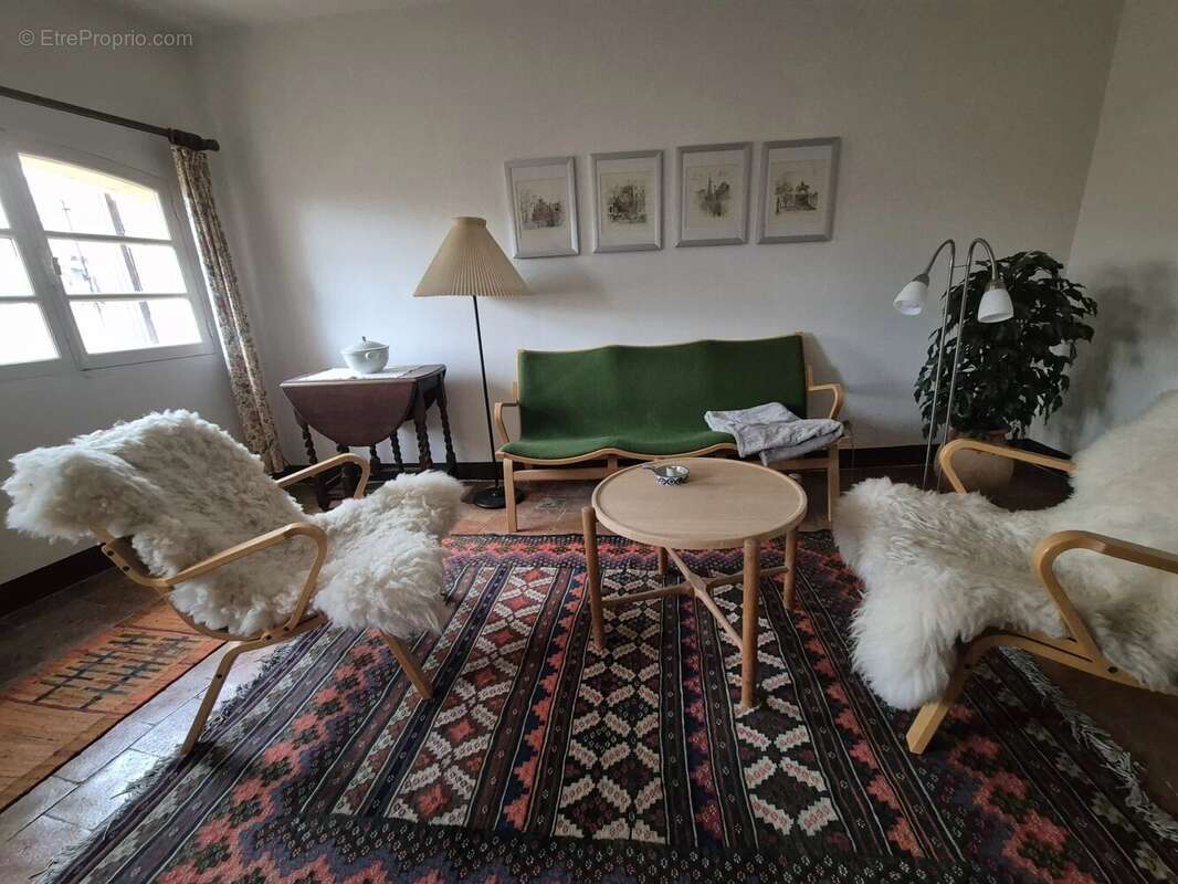 Appartement à COTIGNAC