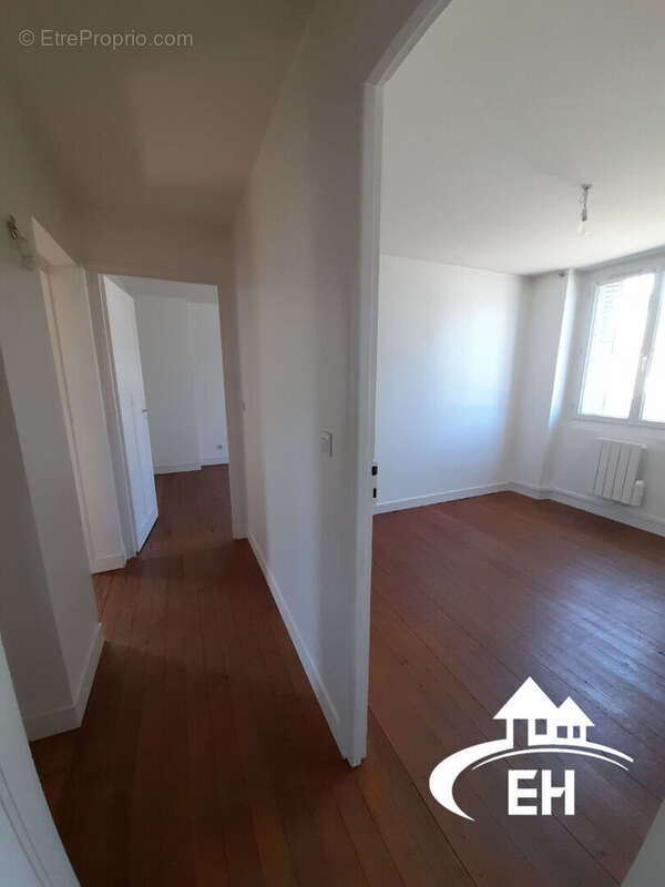 A vendre - immeuble de 210 m² - photo 8