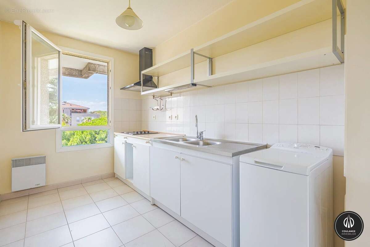 Appartement à MARSEILLE-8E