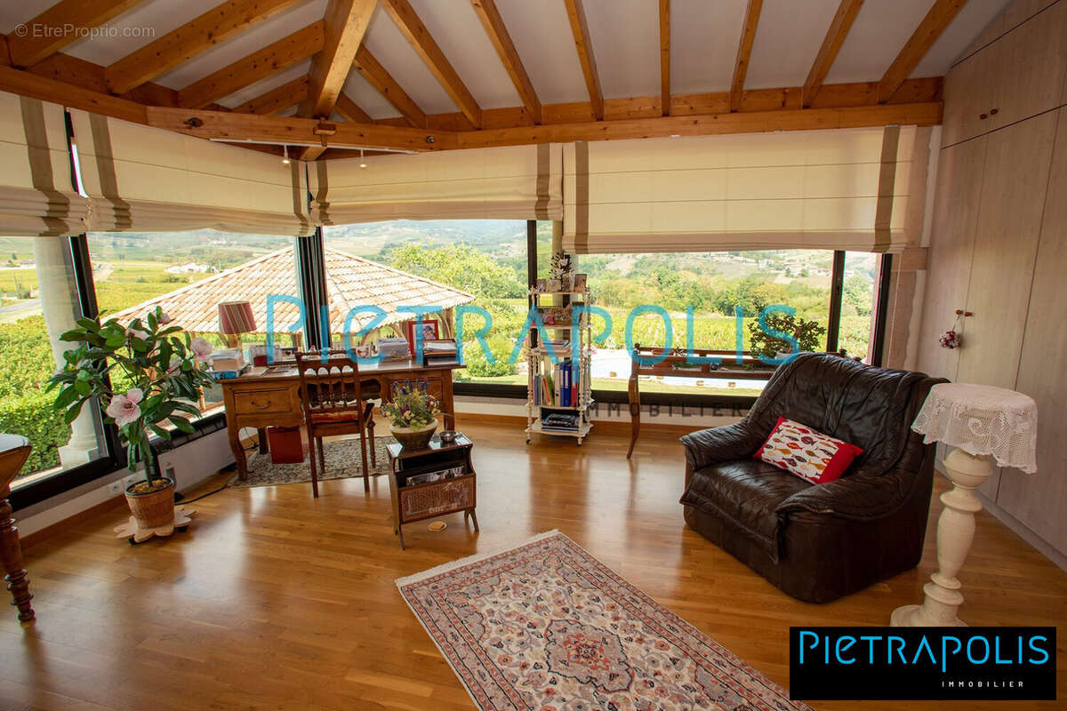 Maison à SAINT-AMOUR-BELLEVUE