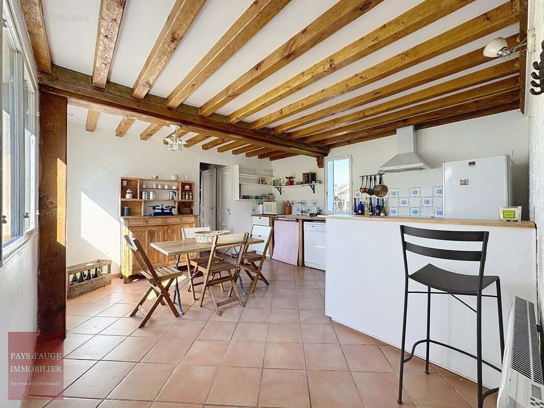 Maison à SAINT-GEORGES-EN-AUGE