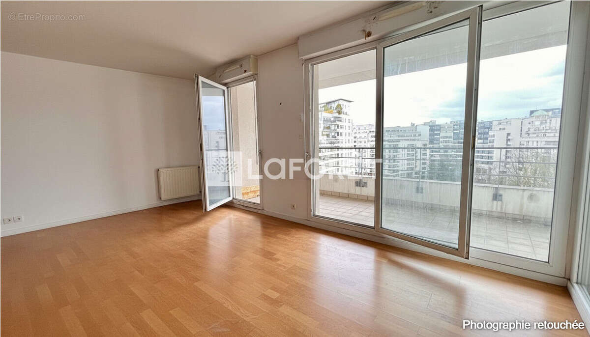 Appartement à COURBEVOIE