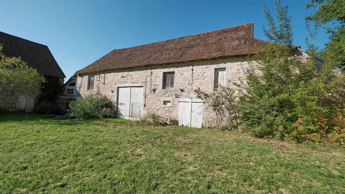 Maison à SAINT-MARTIN-DU-PUY