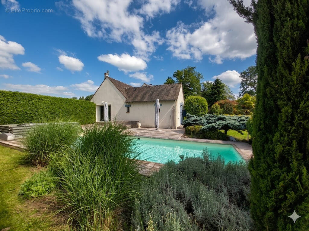 Maison à HOUDAN