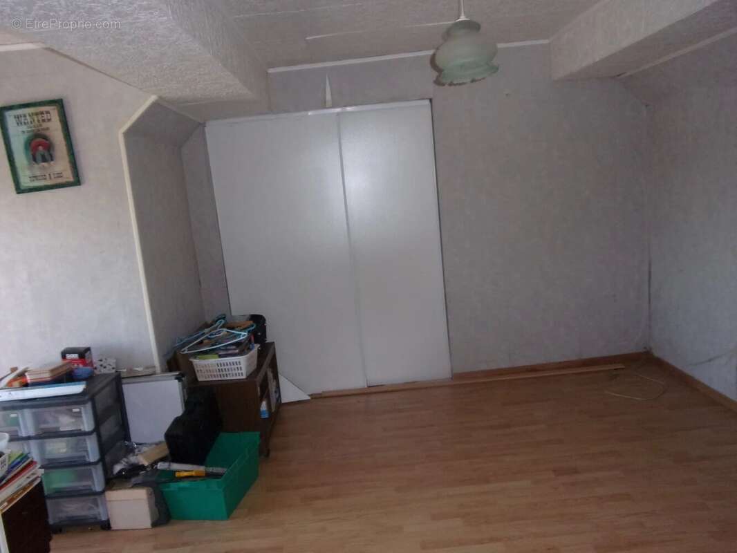 Appartement à AVERMES