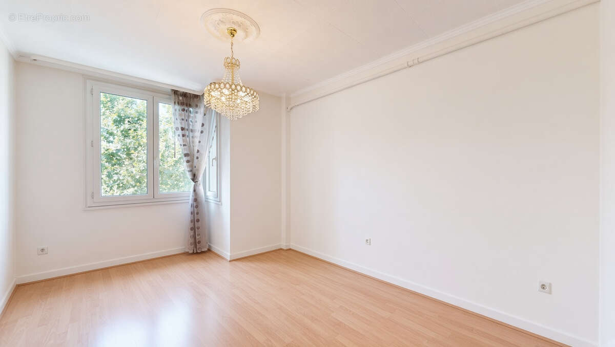 Appartement de 70 m2 - Avant dernier étage - Grenoble - photo 4