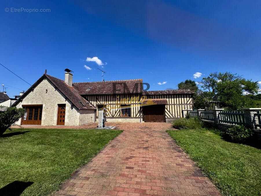 Maison à MEZIDON-CANON