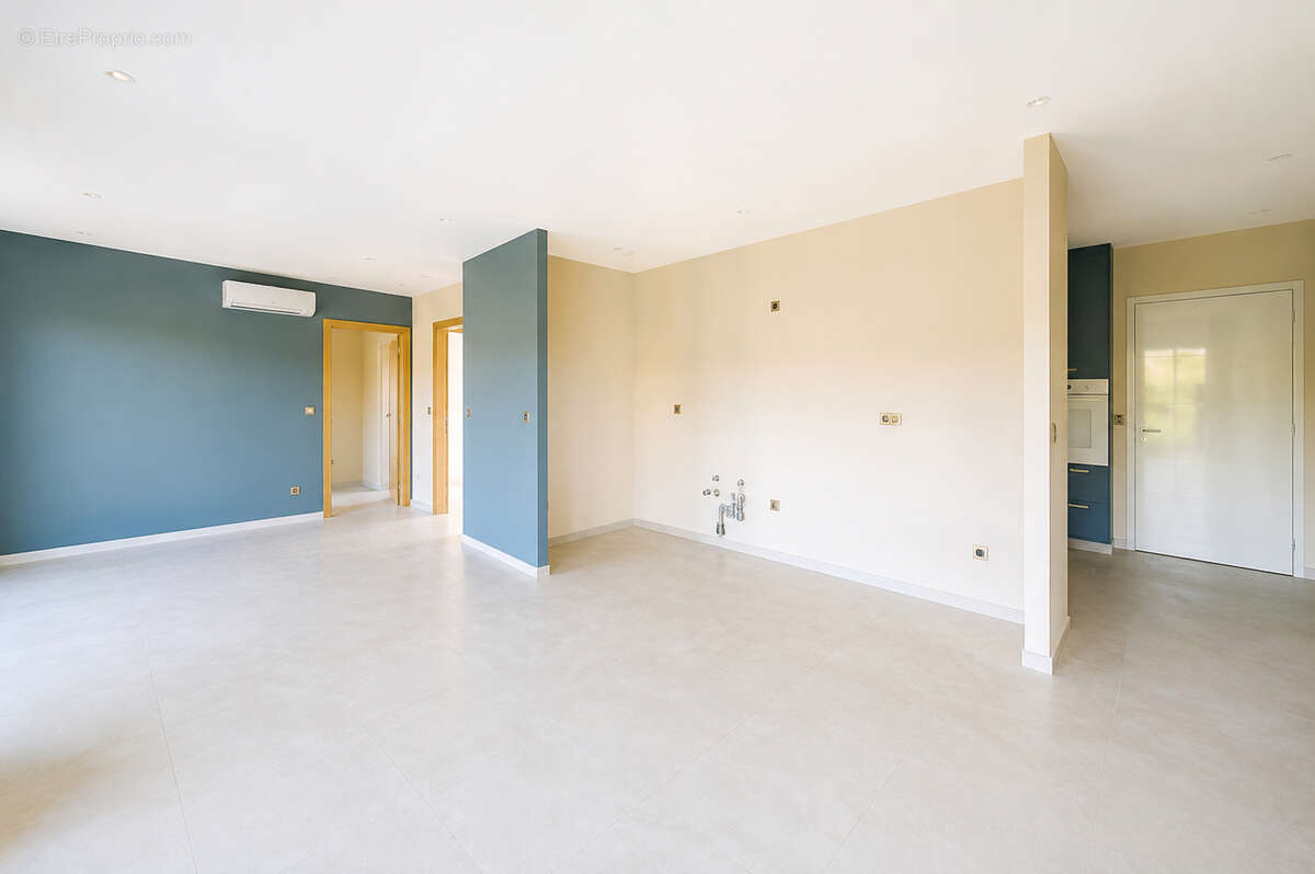 Saint-florent : appartement t3  - 77m² - au coeur de saint florent avec garage - photo 3