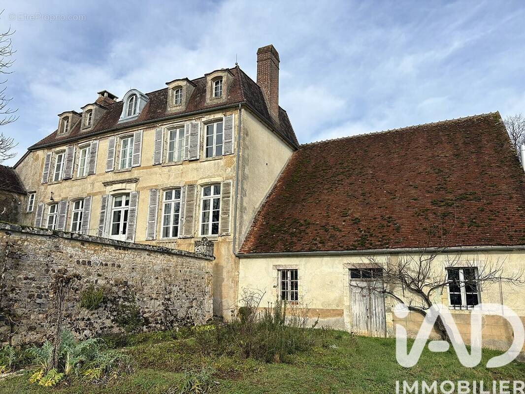 Photo 1 - Maison à SOUGERES-EN-PUISAYE
