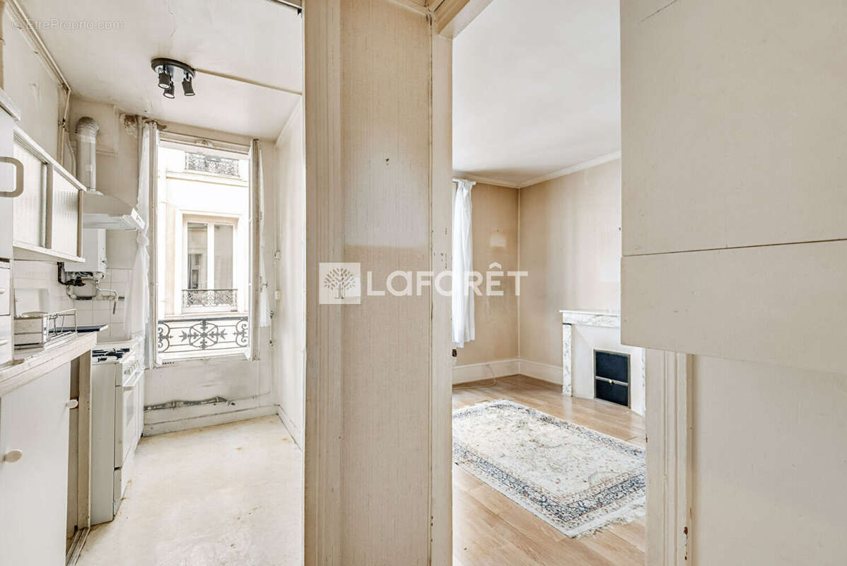 Appartement à PARIS-17E