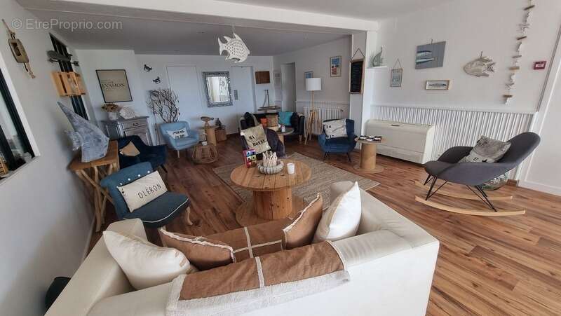 Commerce à SAINT-PIERRE-D&#039;OLERON