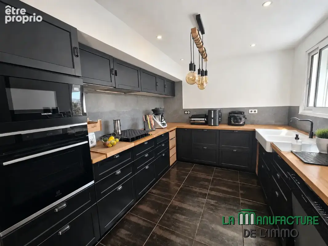 Maison individuelle 164 m2 + piscine, grand garage et terrasse / La Ricamarie / Idéal famille ou artisan - photo 6