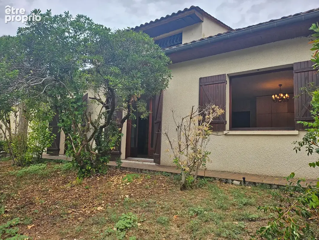 VDO-Vieux Bourg -5 pcs--3/4 Chambres- (+ de 251 m2) Piscine-S/sol Total-Terrain; 600m2 - photo 1