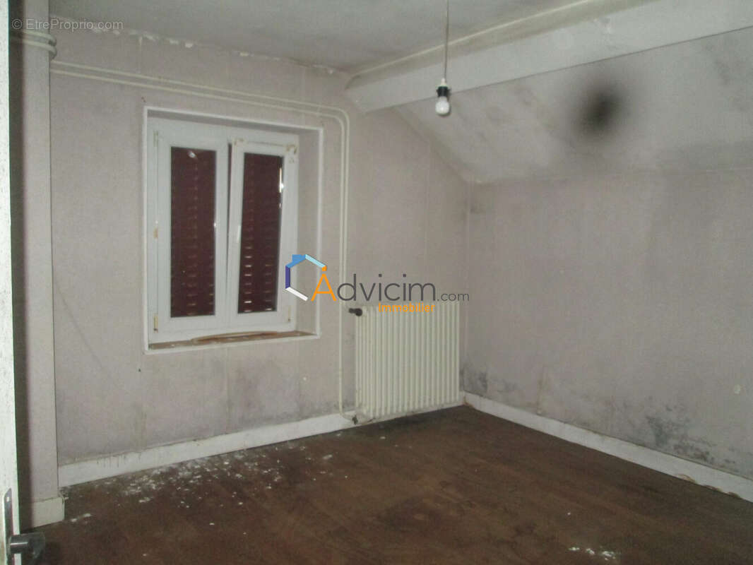 Appartement à LUXEUIL-LES-BAINS