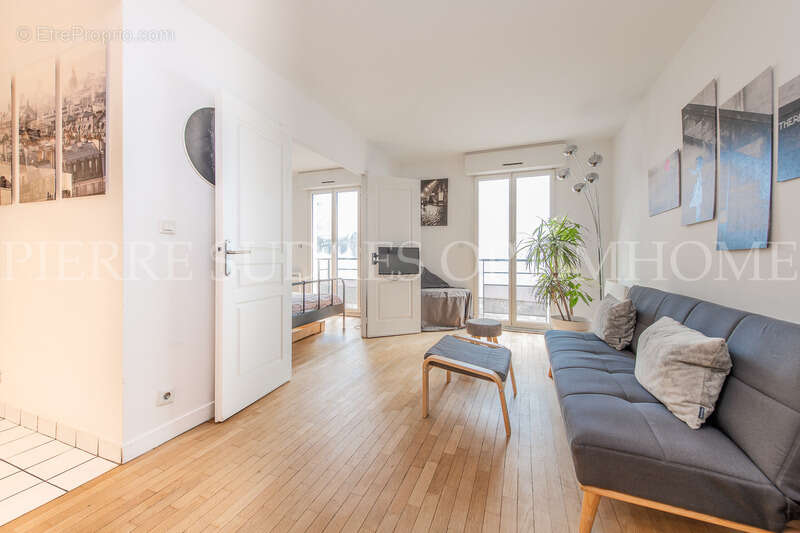 Appartement à PARIS-18E