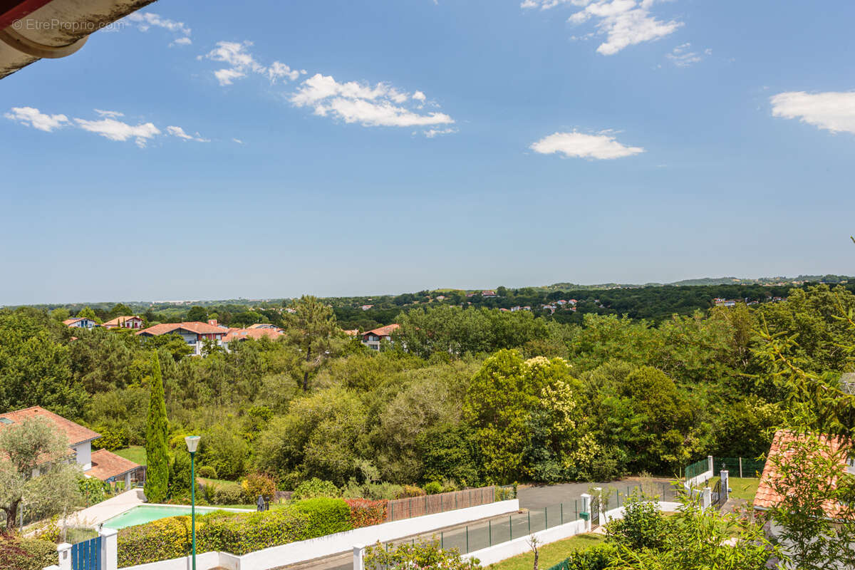 Bassussarry   Propriété familiale au calme absolu sur un parc arboré de 1 188 m2 - photo 5