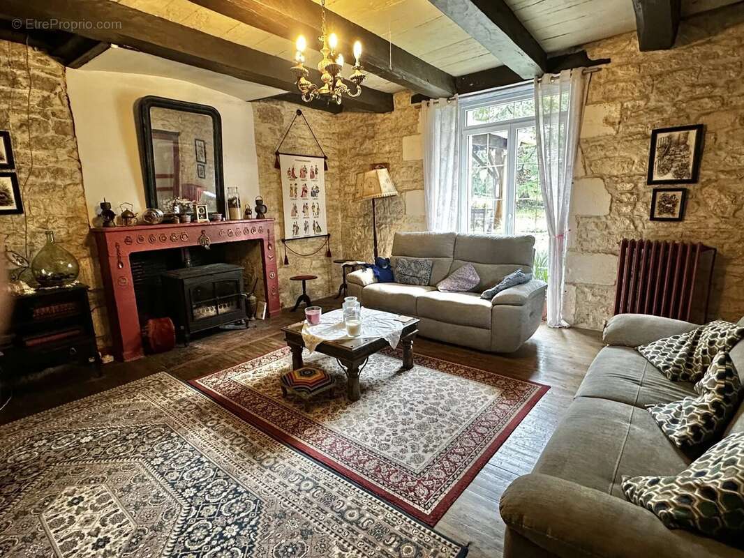 Maison à SAINT-FRONT