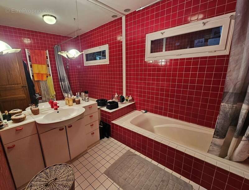 Maison à LE LARDIN-SAINT-LAZARE