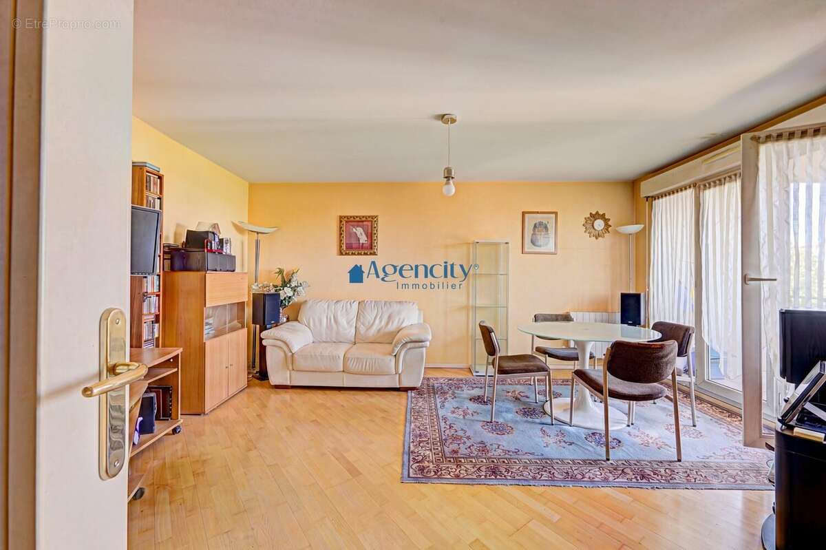 Appartement 42 m² à Noisy-Le-Grand  - photo 2