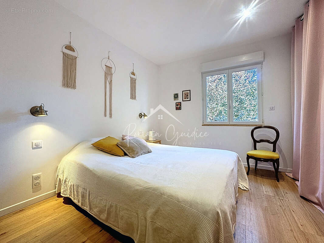 Loft en duplex 144 m2 avec deux places de parking - photo 11
