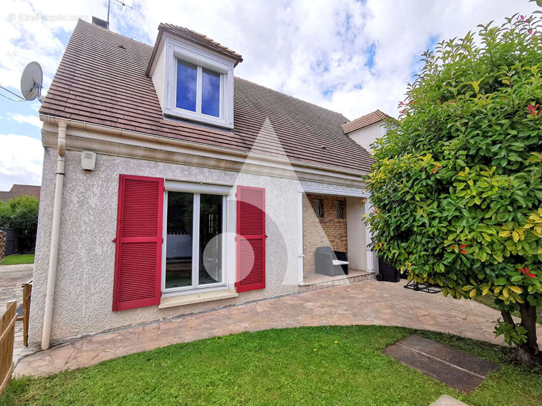 Maison à LA FRETTE-SUR-SEINE