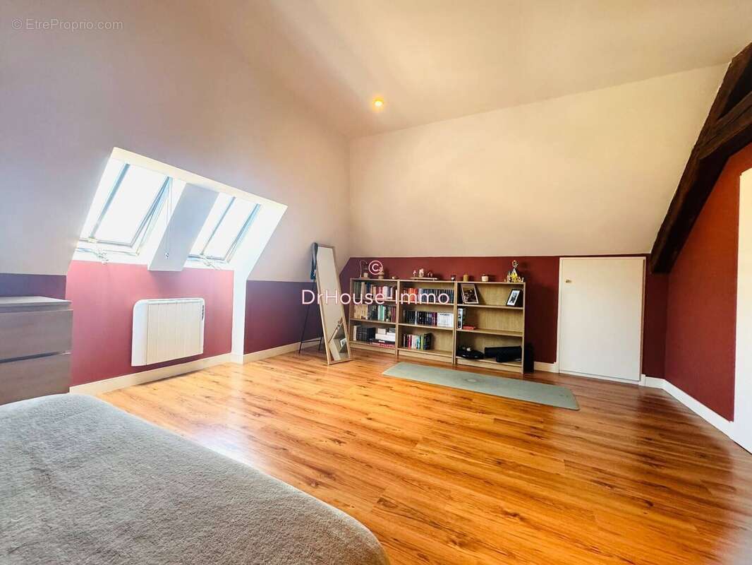 Appartement 87 m² à Greges  - photo 8