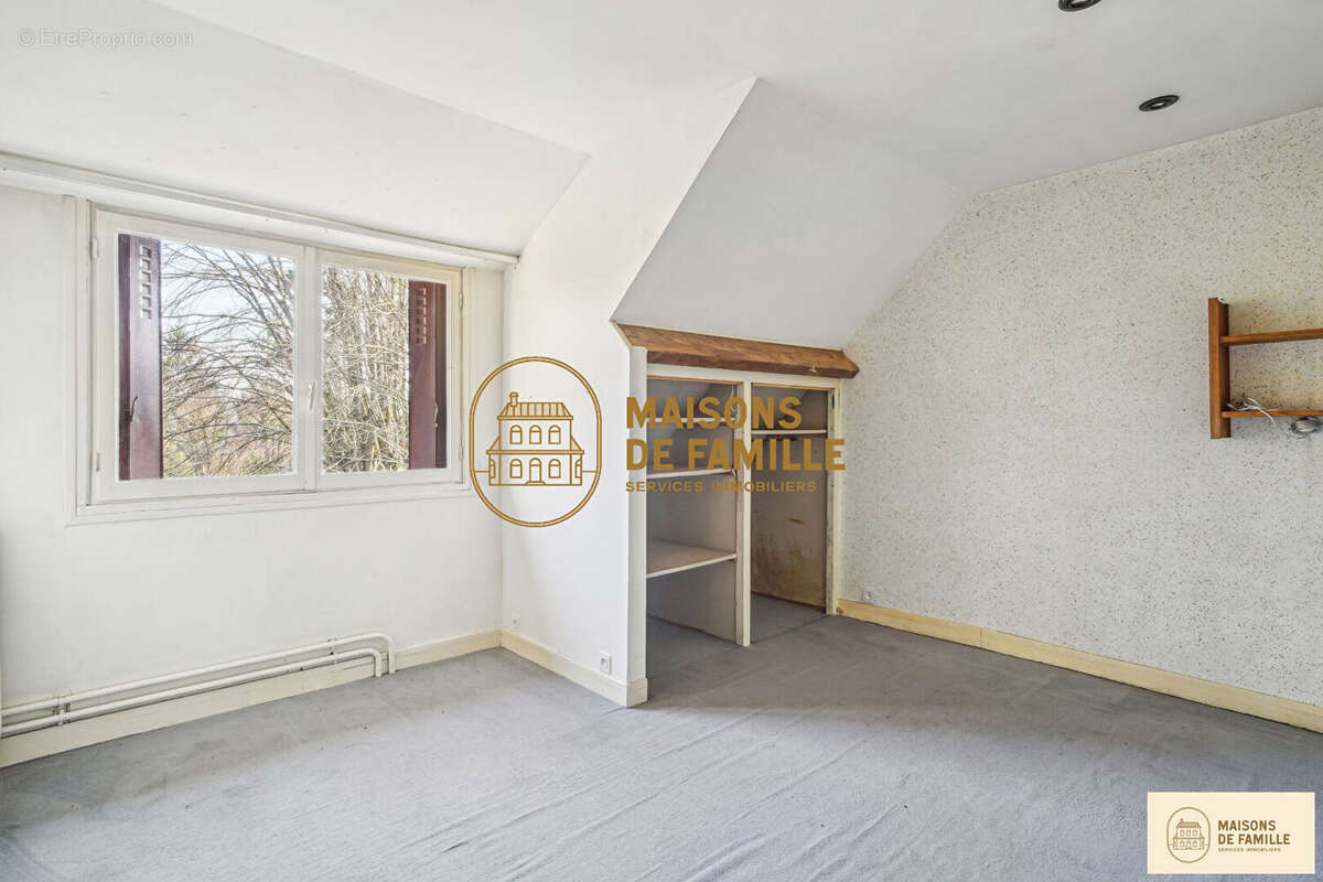 Maison à LA CELLE-SAINT-CLOUD