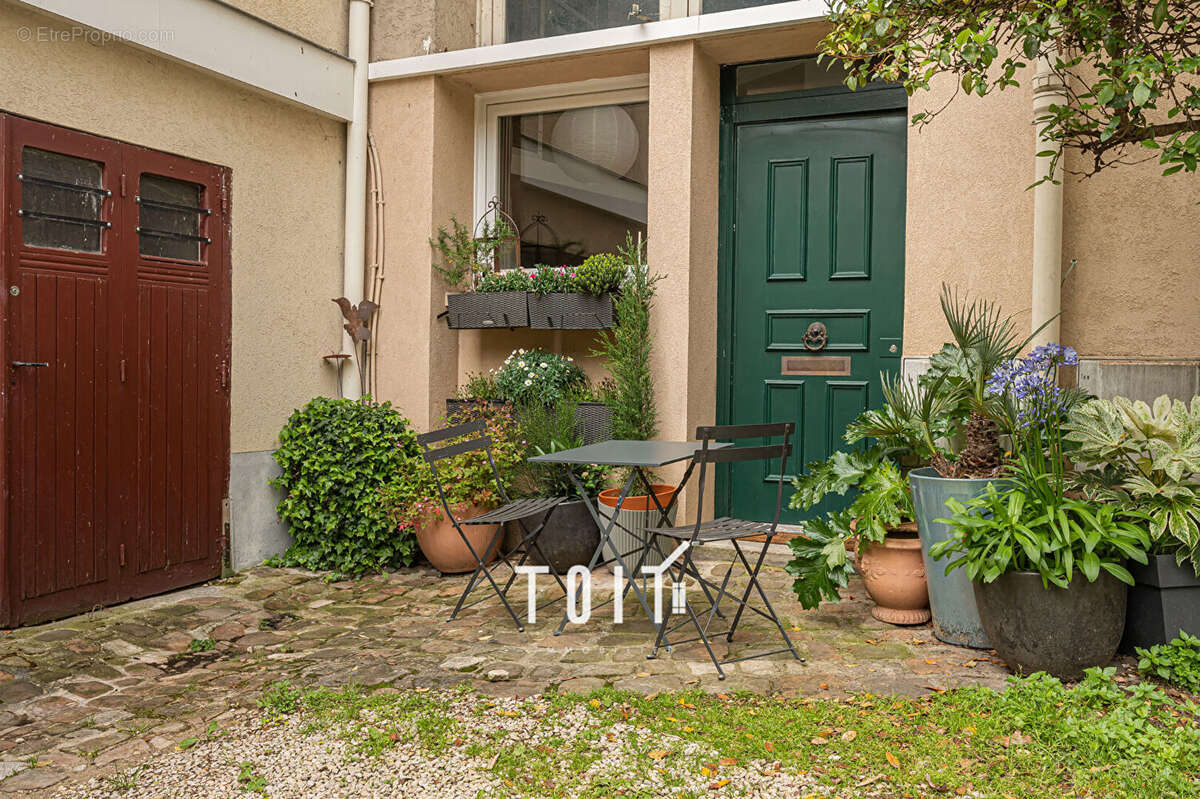 Appartement à PARIS-14E